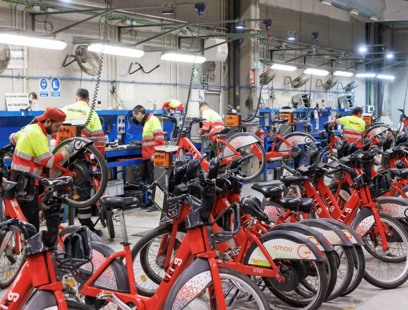 Així cuidem les bicicletes del Bicing cada dia